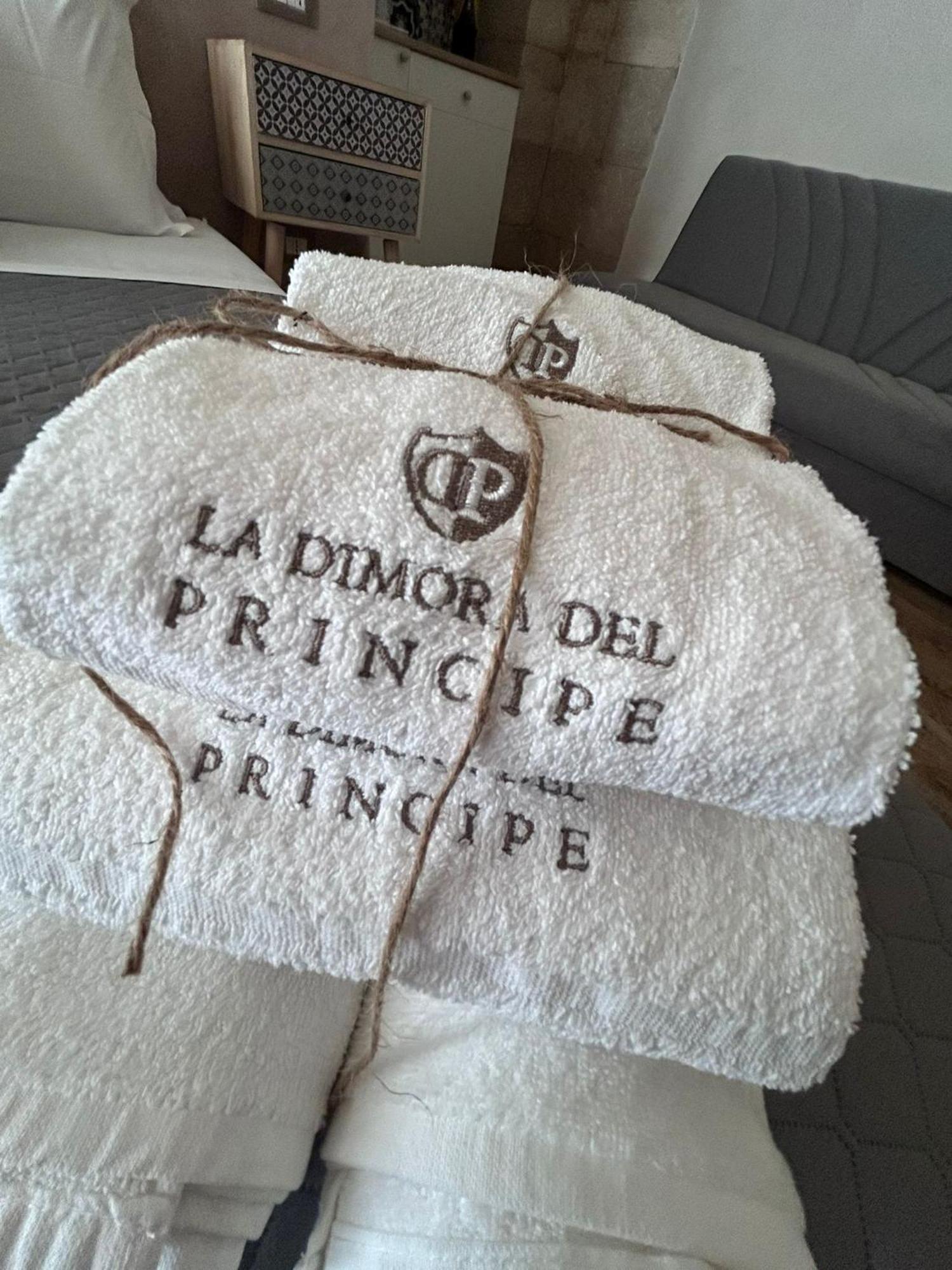 La Dimora Del Principe-Piano Terra Acomodação com café da manhã Trani Exterior foto